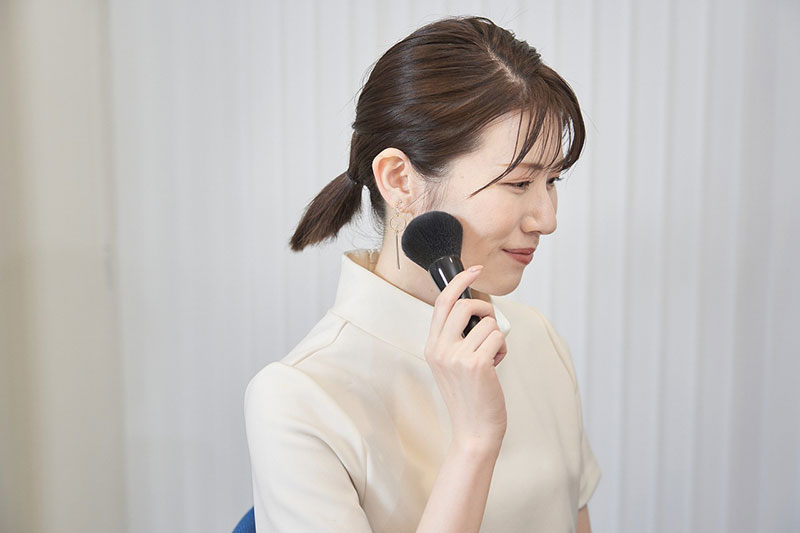 洗顔ブラシを動かす馬場さん