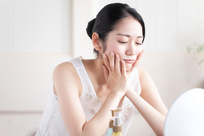 洗顔で悩む女性