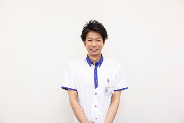 選び方を教える嶋田さん