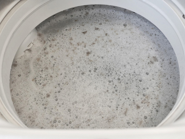 洗濯槽クリーナーを使用する際は、水またはお湯を高水位まで給水することが大切