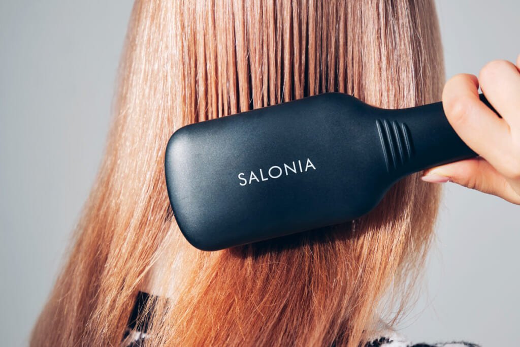 【レビュー】SALONIAのストレートヒートブラシはくせ毛でも使える？ヘアアイロンが苦手な方も必見