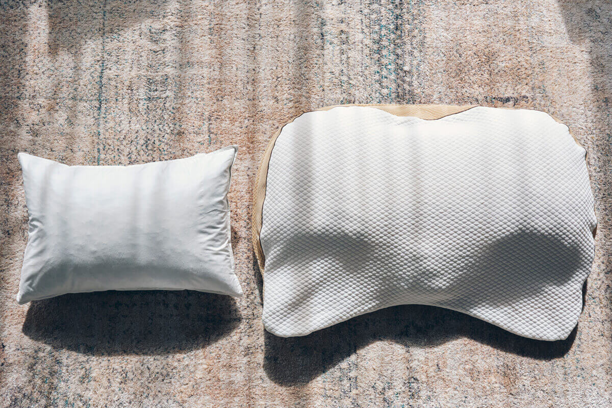 通常の枕とギガ枕を比較