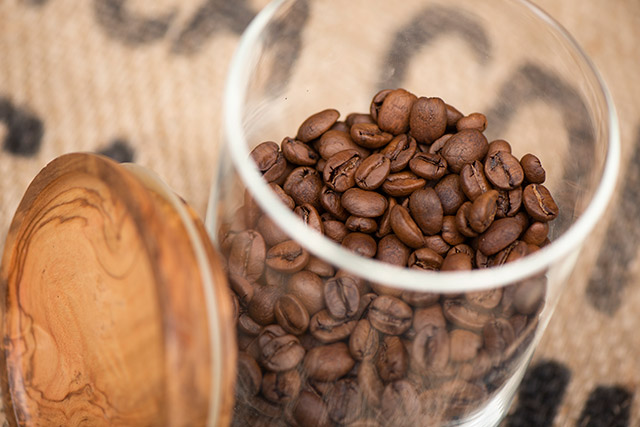 キャニスターは、1ヶ月で消費する量よりやや多めのコーヒー豆（粉）が入るサイズを選ぶのがおすすめ