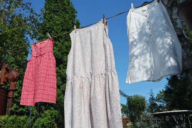 ナイロンが使用されている衣服は特に使用前に洗濯表示や注意点を確認することが大切