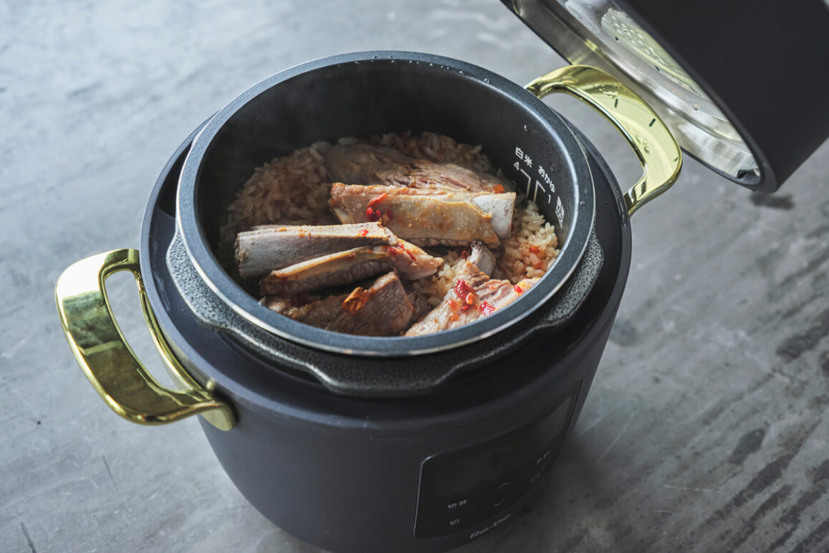 ほったらかしでレストラン並みの料理がつくれる！電気圧力鍋「Re・De 