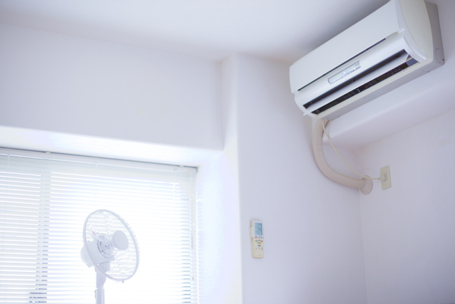扇風機とエアコンを併用することで電気代の節約が見込める