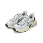 NIKE｜V2K RUN ウィメンズシューズ