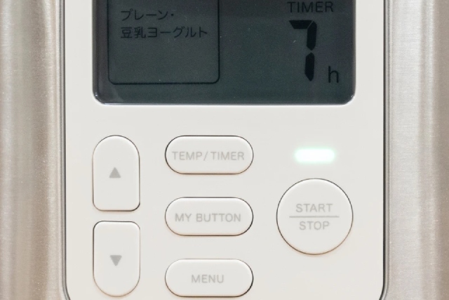 すっきりと見やすい液晶画面と押しやすいボタン