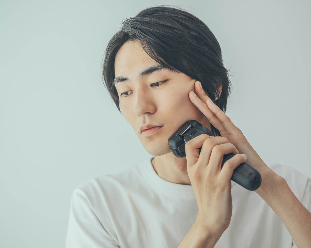 STEP3｜密着5Dヘッドを生かした押し当てすぎない剃り方