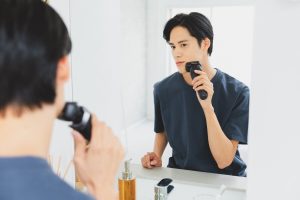 髭剃りによる肌荒れの原因とは？メンズモデルが実践する肌にやさしい剃り方とおすすめの電気シェーバー紹介