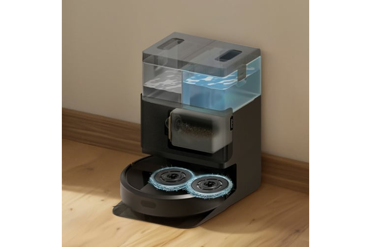 充電ステーションが付属する「Roomba Plus」シリーズは、自動ゴミ収集機能、自動給水、モップ自動洗浄機能が備わる