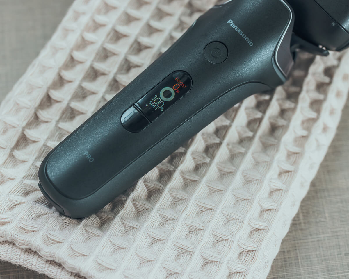 また、剃り終わった後には、AIが検知したヒゲの濃さの割合がモニターに数値で表示されるため、その性能を視覚的に実感することもできます。