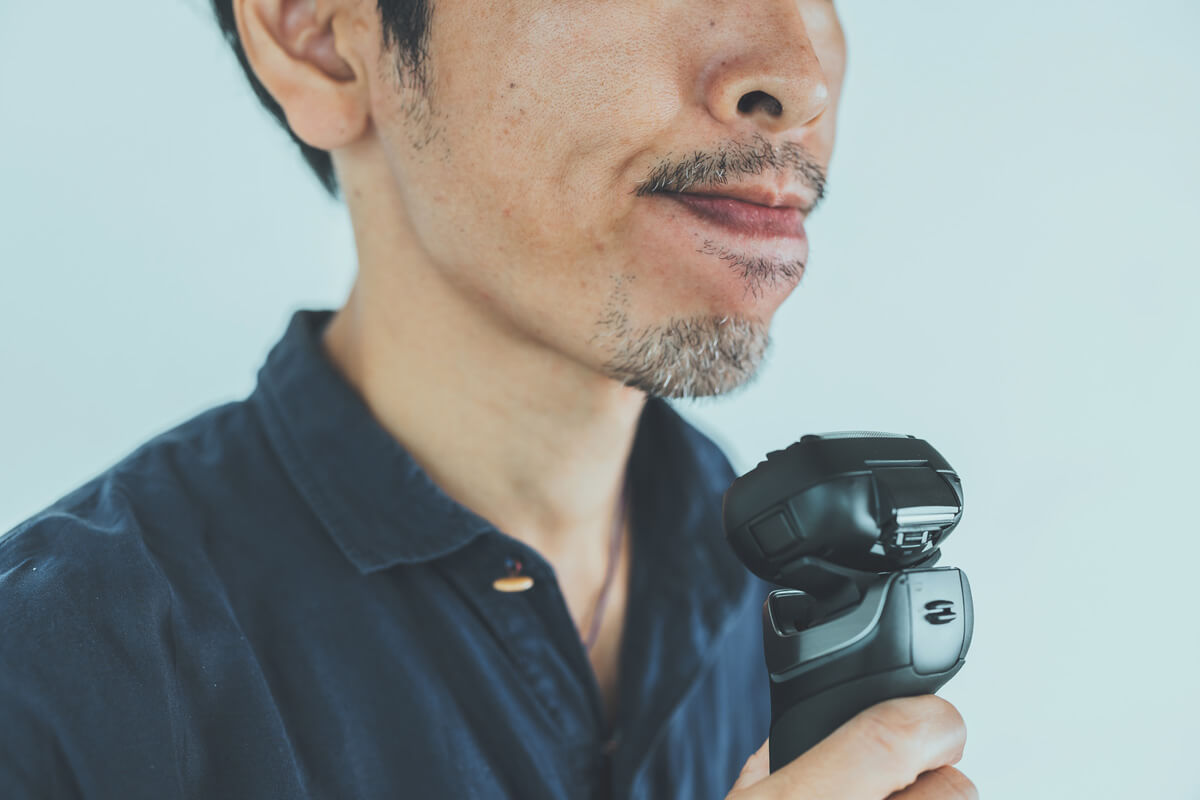 舌で内側から押す