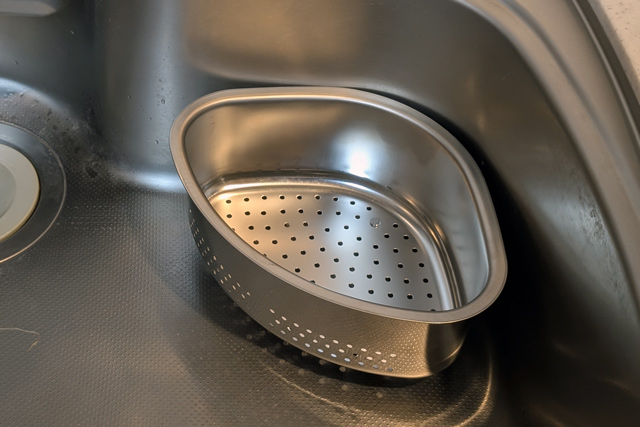 容器タイプの定番の形を継承しつつも、丸みを帯びたやわらかなデザインに