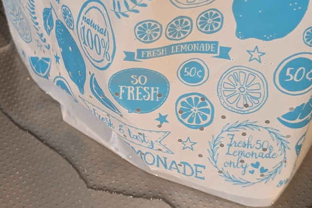 下部に細かい穴が開いているので、小さいゴミも逃さずそのまま水が切れる