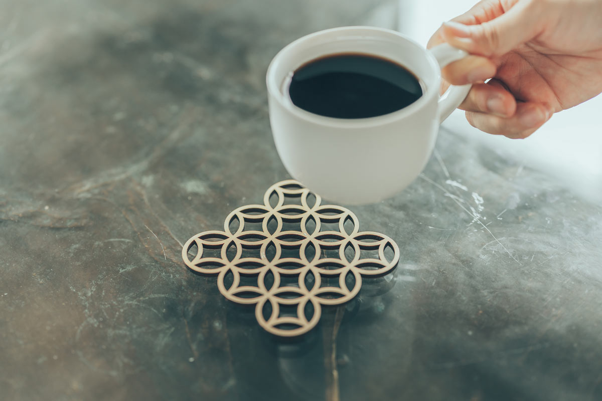 和洋どちらにも合うたたずまい。贈り物としておすすめ。