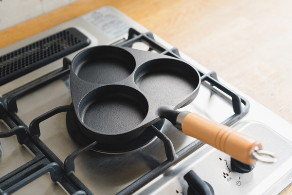 岩鋳/目玉焼3ヶ焼(木柄付)