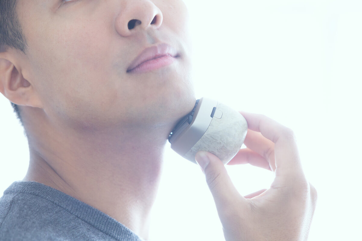 ポイント2｜肌にやさしくなでるような剃り心地で、いつもと違うシェービングタイムを