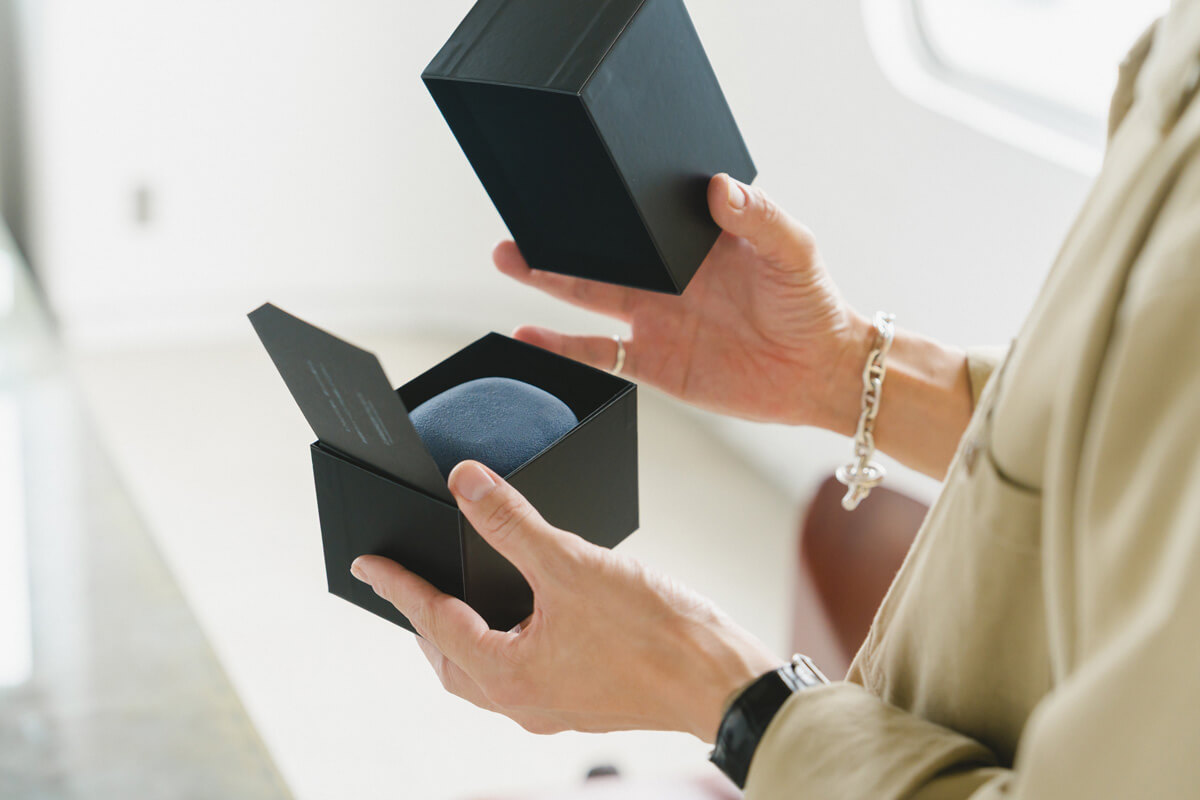 なぜラムダッシュ パームイン 70th ANNIVERSARY EDITION ES-PV70が最適なギフトなのか。並木さんがひかれた5つの魅力を深掘りします。