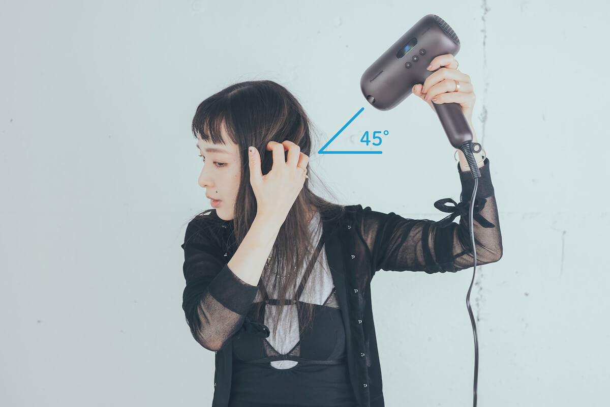 まとまり感が欲しいときには、斜め上45度から風を当てるのがコツです