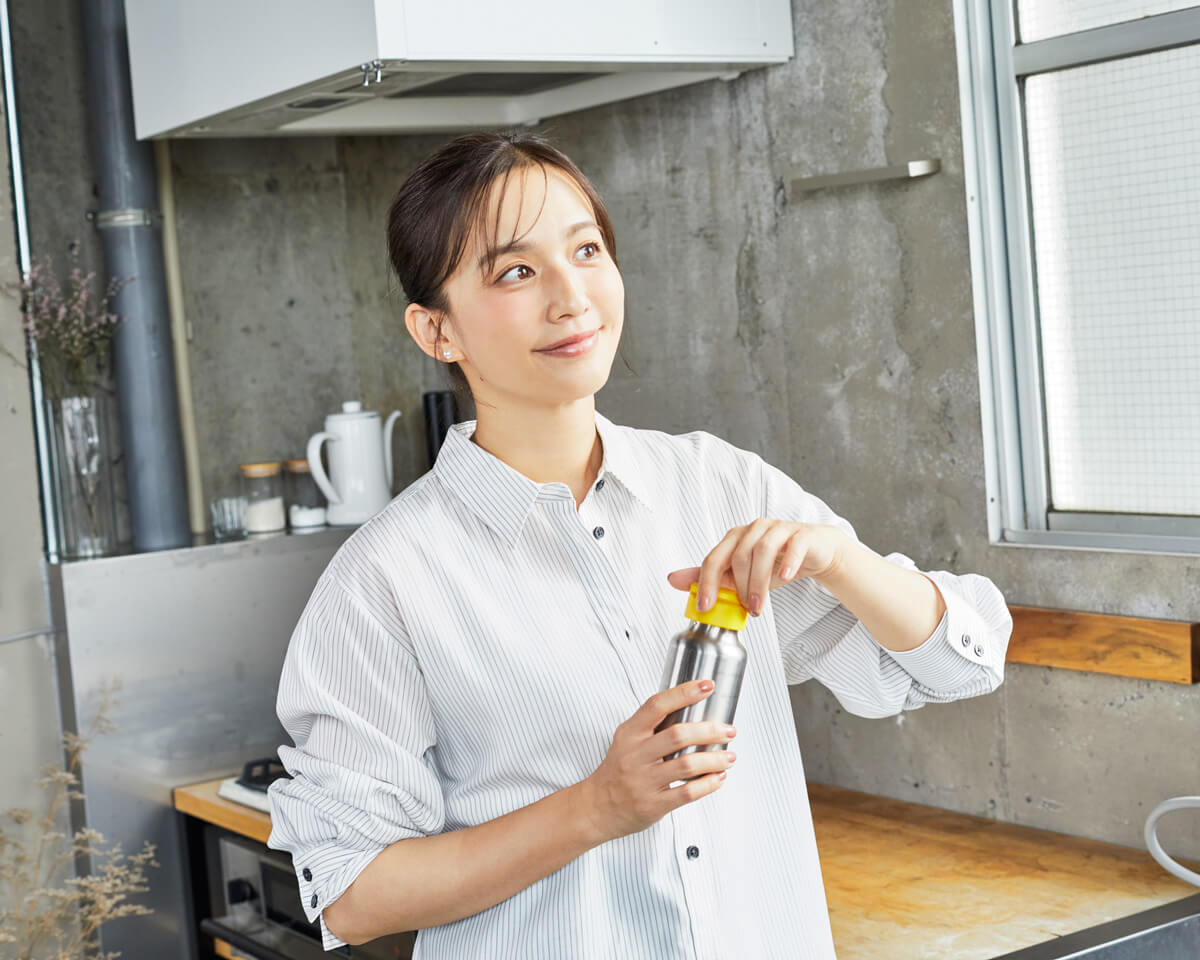 「子どもたちが出かけるときには、毎日水筒を持たせています。シーンによって、ペットボトル飲料か家庭でつくったお水かを選べれば、1ヶ月単位で考えるとかなりの節約ができそうです。コスパもいいし、エコですよね」