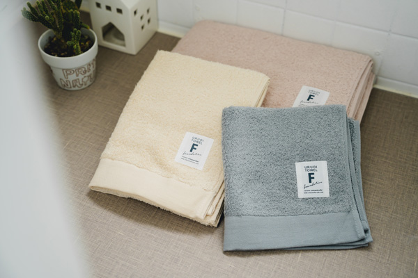 クレシェンド／潤いのタオル ファンデーション