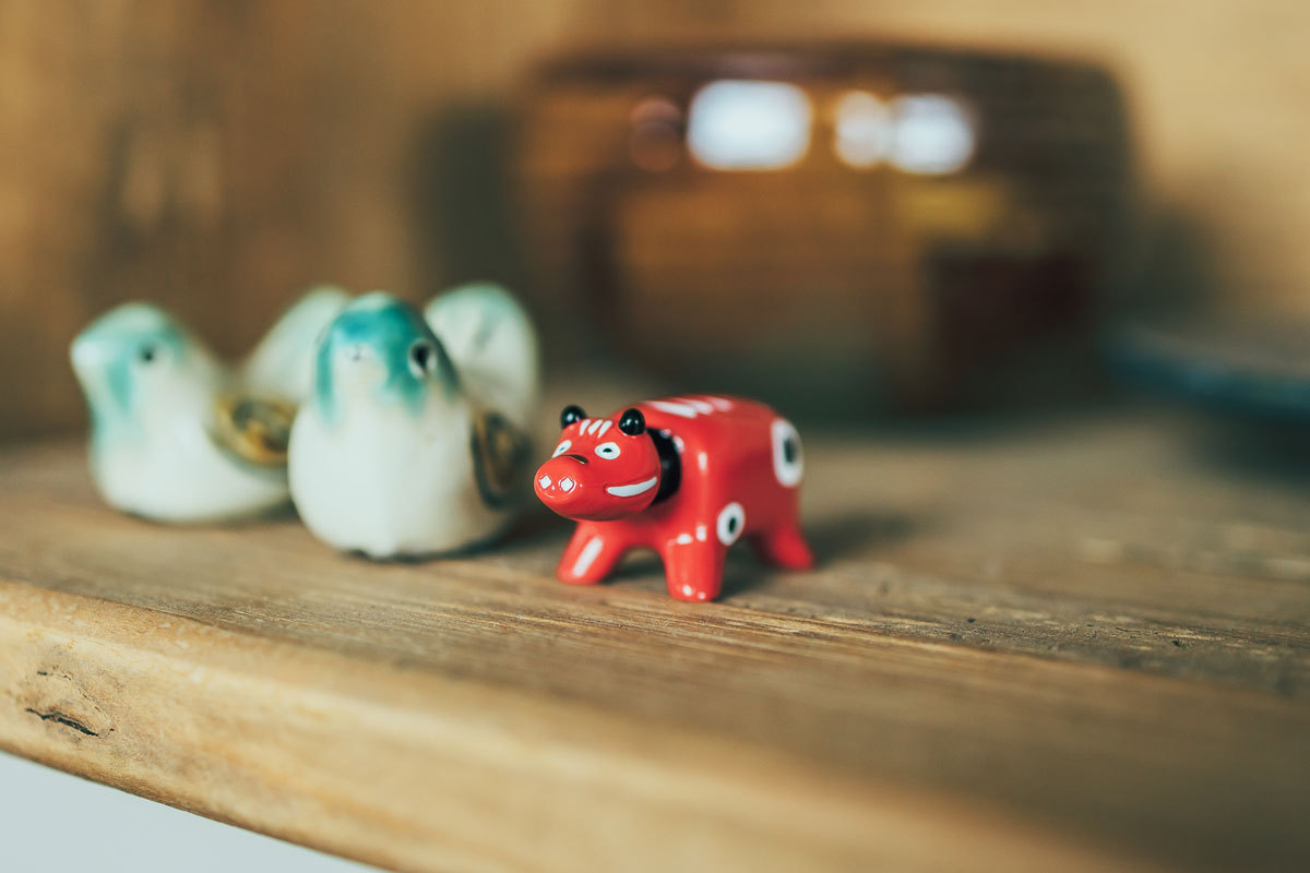 箸置きのサイズは長さ4cm ✕ 高さ2.2cmほどですが、ミニサイズとは思えないほどディティールがしっかり作り込まれています。