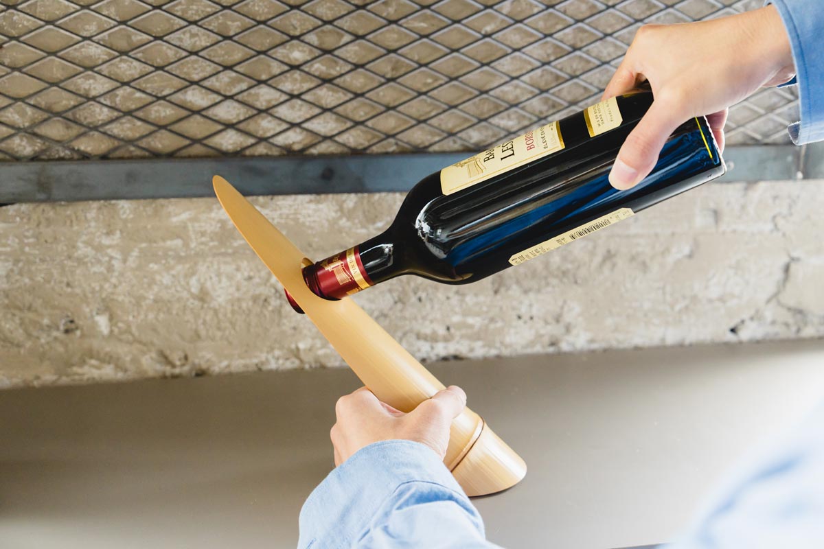 竹の構造を生かした熟練の職人技