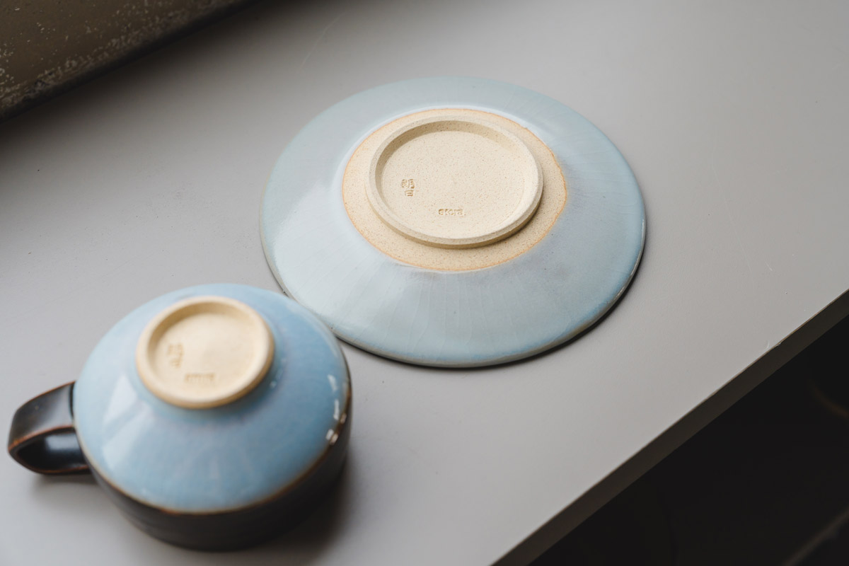 朝日焼では、作品に押印することをとても大切にしています。