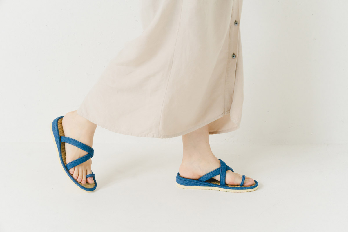 デニムを使ったデザインで日常使いしやすい