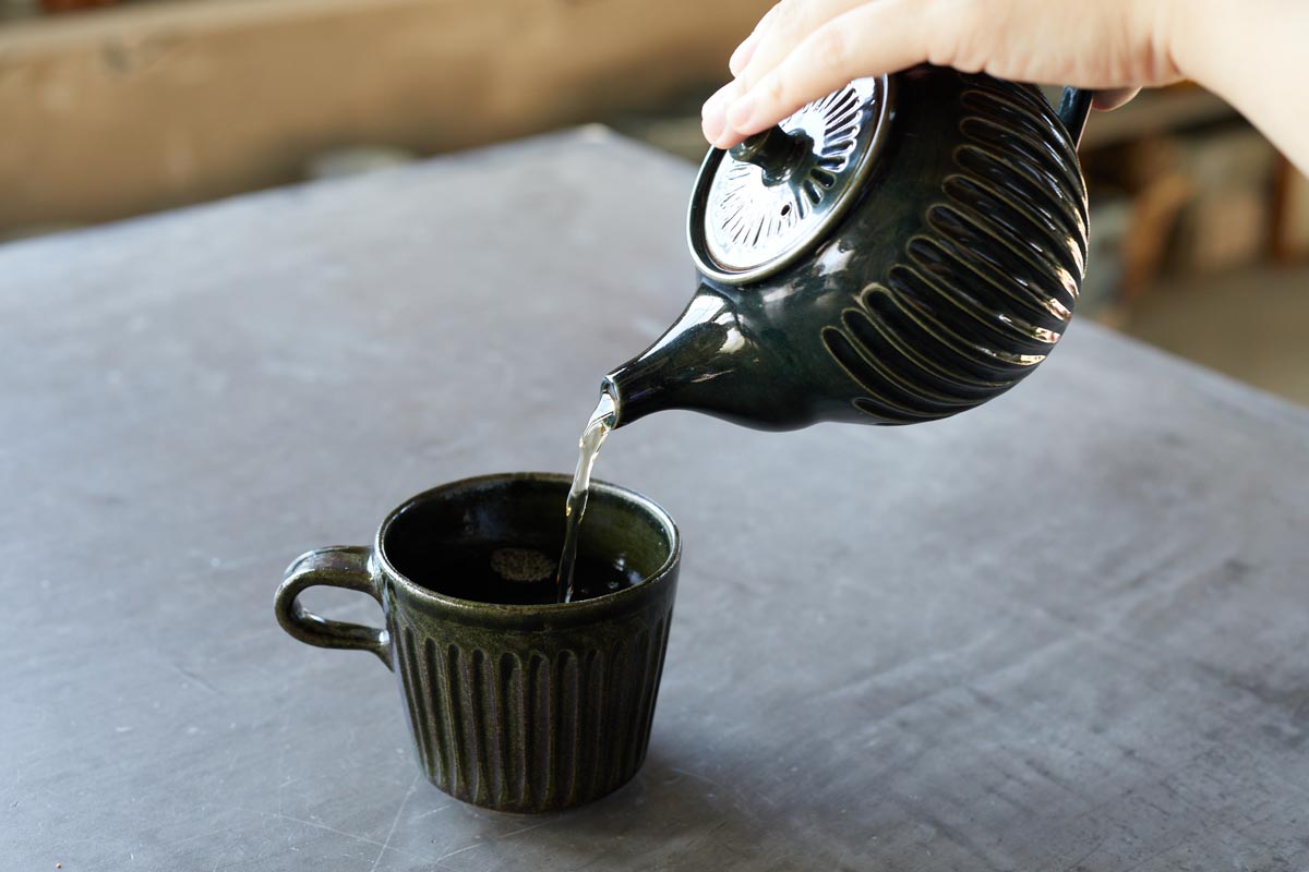 手に馴染むデザインで、毎日のブレイクタイムを彩る