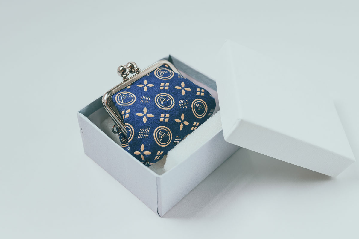 【印伝の山本】底つまみガマグチ