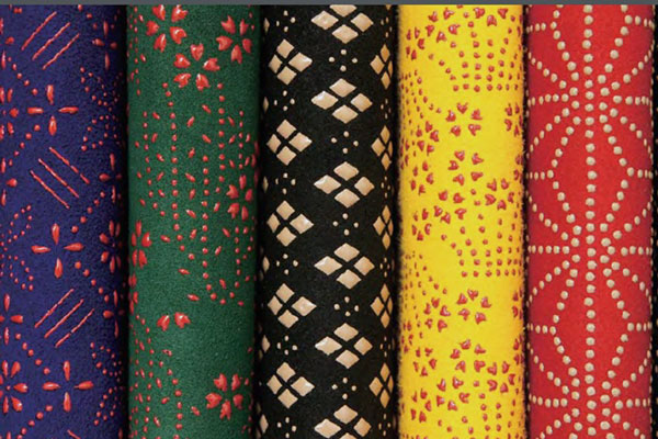 「甲州印伝」とは？