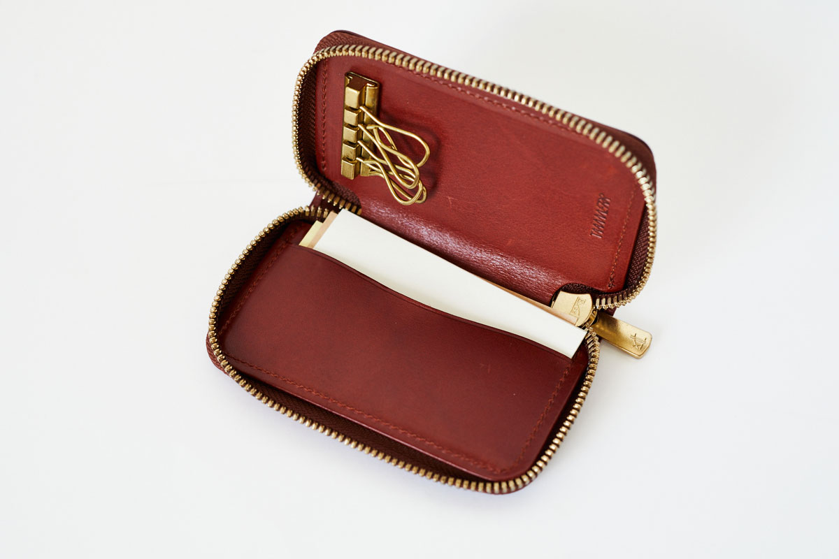 独特の風合いと高級感を実現する伝統製法