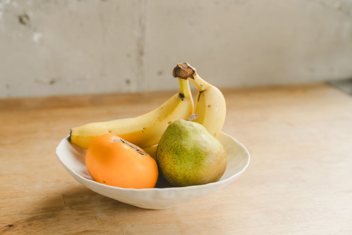 シンプルさに奥深い魅力を秘めた作家もののお皿