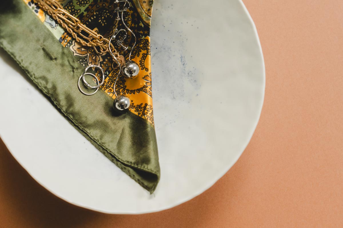 手捻りから生まれる温かみある美しさはインテリアにも