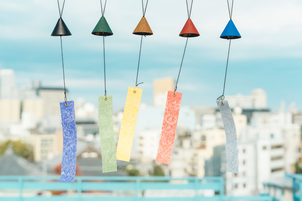 七夕飾りのイラストが描かれたポップな風鈴