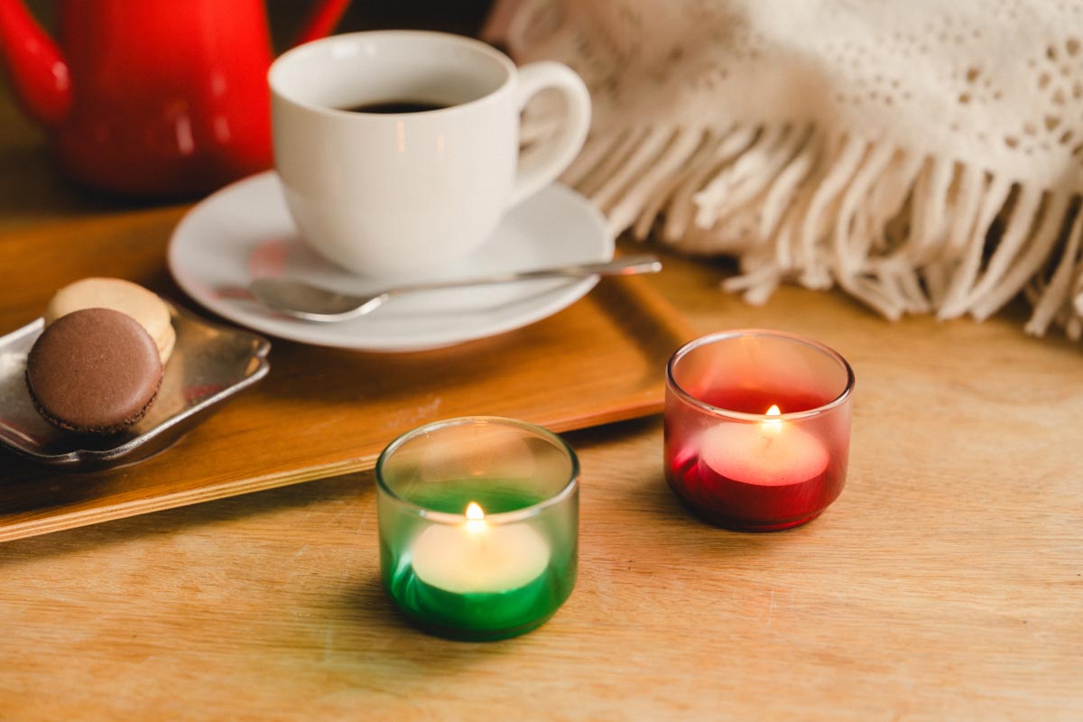 キャンドルホルダーはクリスマスシーズンだけでなく、いろいろなシーンで活用できます。