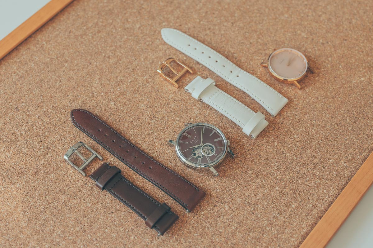 ストラップの中には「栃木レザー」や「姫路レザー」など日本を代表する皮革ブランドのアイテムも。