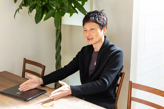 「実店舗での買い物はJ-POINTパートナー店、ネットの買い物ではJ-POINTモールを経由することが、ポイントを効率よく貯めるカギとなります」と菊地さん