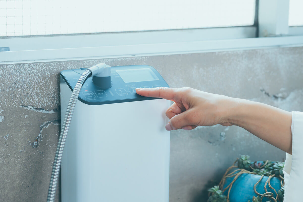 胃もたれや胃の不快感をやわらげたり、お通じを良好にするなど、家庭用の医療機器として厚生労働省から認証を受けています。