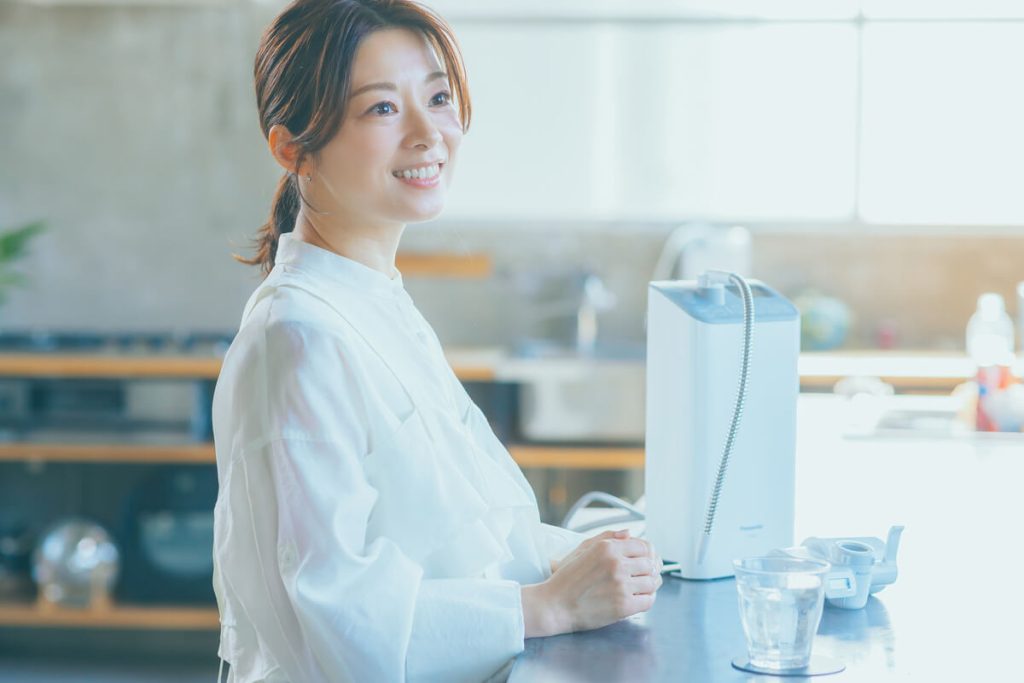 浄水器は意味がない？用途別の選び方をアクアソムリエが解説！もう一つの選択肢・アルカリイオン整水器とは
