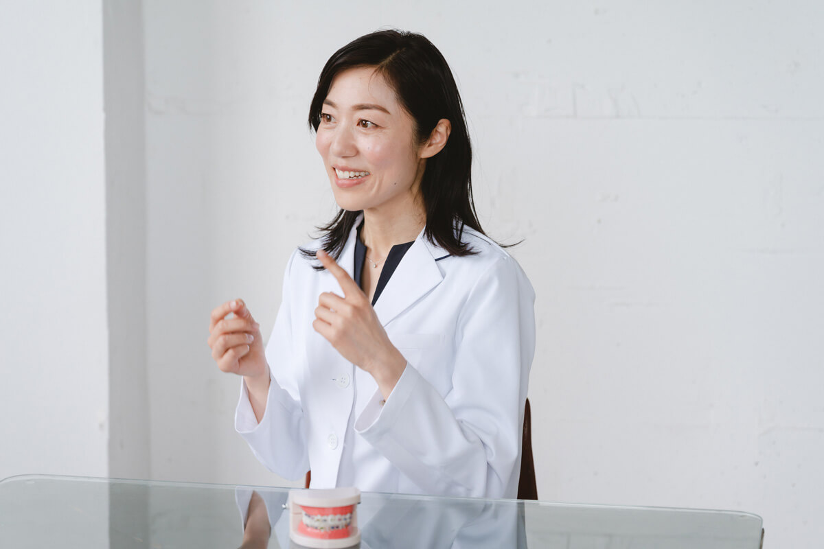 ジェットウォッシャーとは？ 矯正中に使われる理由