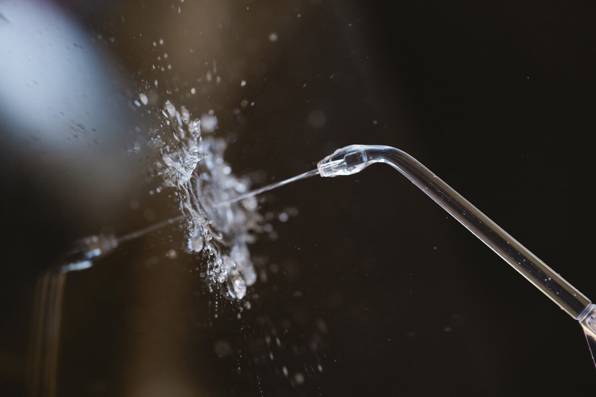 独自の超音波水流で歯ぐきにやさしくケアできる