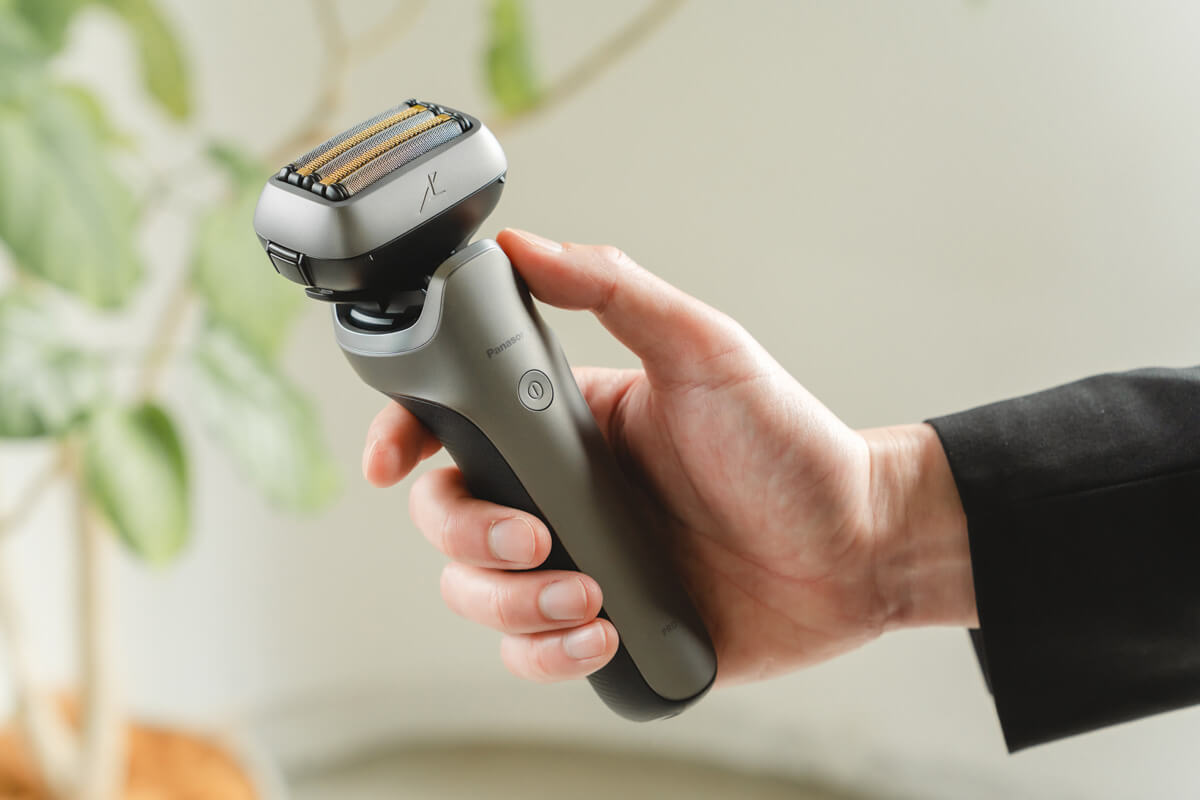 人間工学に基づいたグリップで、自然と手に馴染みます。そして何よりすばらしいのが『程よい重さ』。