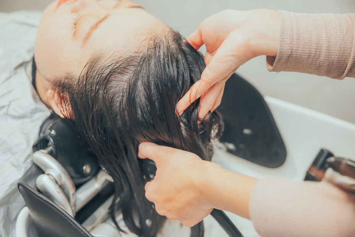 すすぎが不足するとべたつきを感じる仕上がりになることがあり、逆にしっかり行き渡らせずにすすいでしまうとトリートメントの効果が感じられないこともあります。