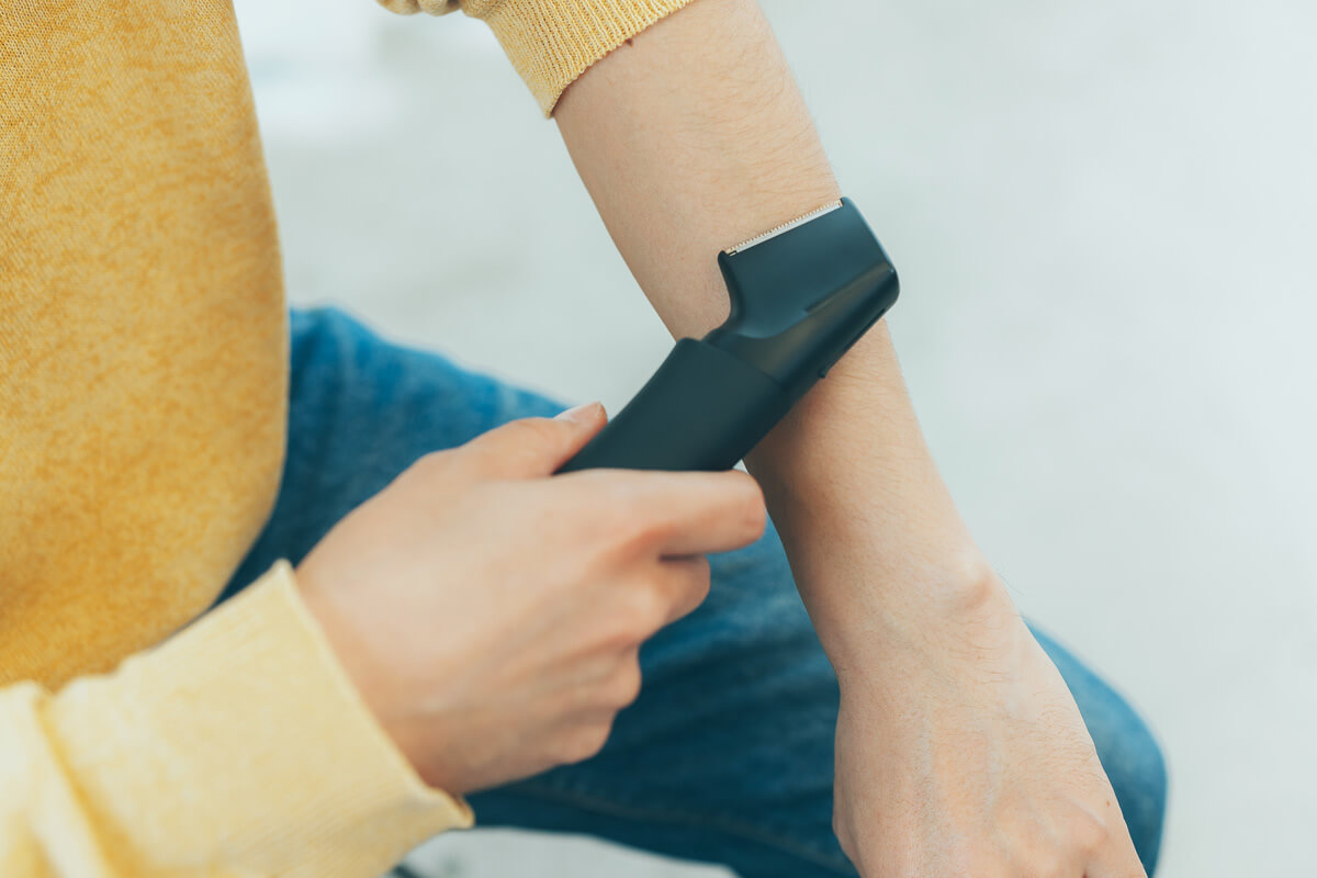 “短く刈る”セルフ処理が清潔感を出す