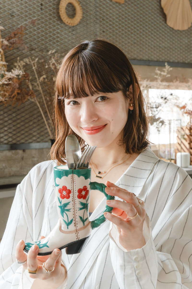 手書きタッチのお花模様とやわらかな色使いがマッチ