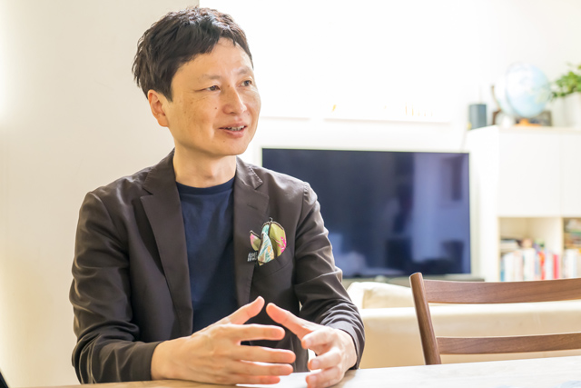 「JALカード特約店で買い物をすると、マイルが通常の4倍たまります」と菊地さん