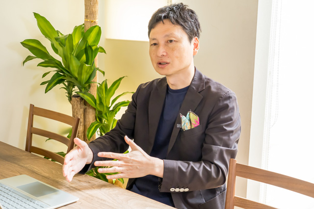 「公共料金や通信費、ふだんの買い物をカードで決済する方は、入会・継続するのがおすすめです」と菊地さん